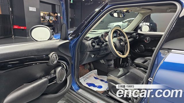 MINI Cooper SD 5Door Standard 3rd 2015 — фото 11