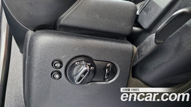MINI Cooper SD 5Door Standard 3rd 2015 — фото 17