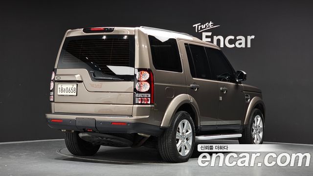 Land Rover Discovery 4 3.0 SDV6 SE 2016 — фото 2
