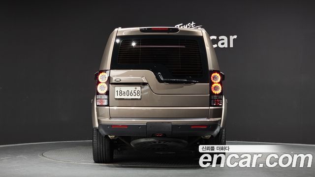 Land Rover Discovery 4 3.0 SDV6 SE 2016 — фото 4