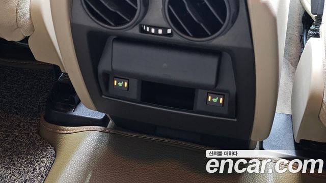 Land Rover Discovery 4 3.0 SDV6 SE 2016 — фото 21