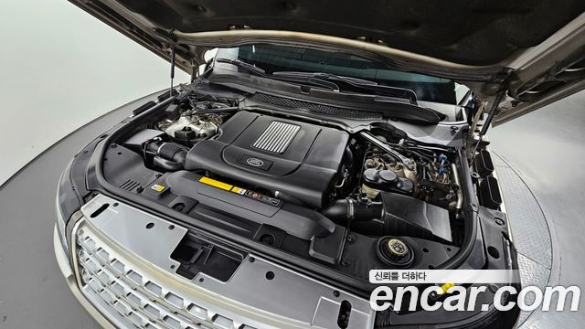 Land Rover Range Rover (IV) 4.4 SDV8 Vogue SE DIESEL 2016 — фото 6