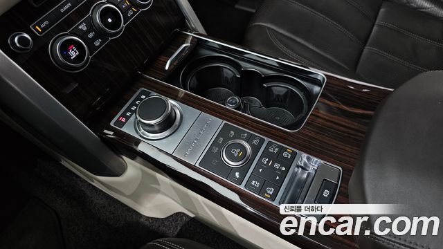 Land Rover Range Rover (IV) 4.4 SDV8 Vogue SE DIESEL 2016 — фото 9