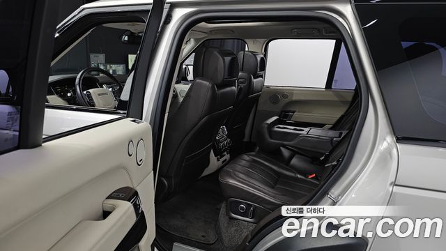 Land Rover Range Rover (IV) 4.4 SDV8 Vogue SE DIESEL 2016 — фото 11