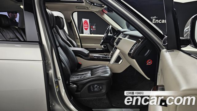 Land Rover Range Rover (IV) 4.4 SDV8 Vogue SE DIESEL 2016 — фото 12