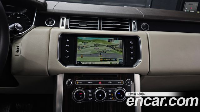 Land Rover Range Rover (IV) 4.4 SDV8 Vogue SE DIESEL 2016 — фото 16