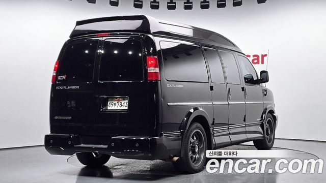 Chevrolet Express Van 6.0 2017 — фото 2
