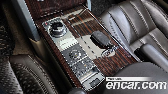 Land Rover Range Rover (IV) 4.4 SDV8 Vogue SE DIESEL 2017 — фото 9