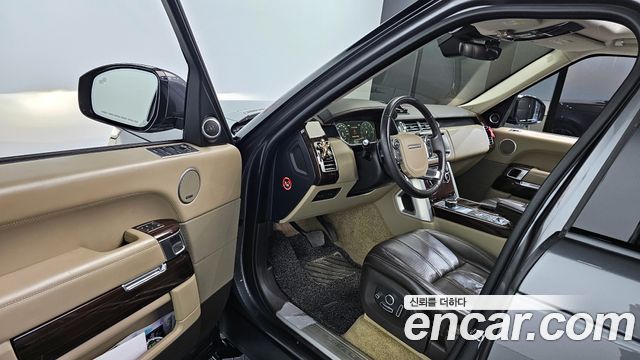 Land Rover Range Rover (IV) 4.4 SDV8 Vogue SE DIESEL 2017 — фото 11