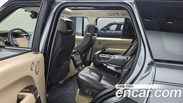 Land Rover Range Rover (IV) 4.4 SDV8 Vogue SE DIESEL 2017 — фото 12