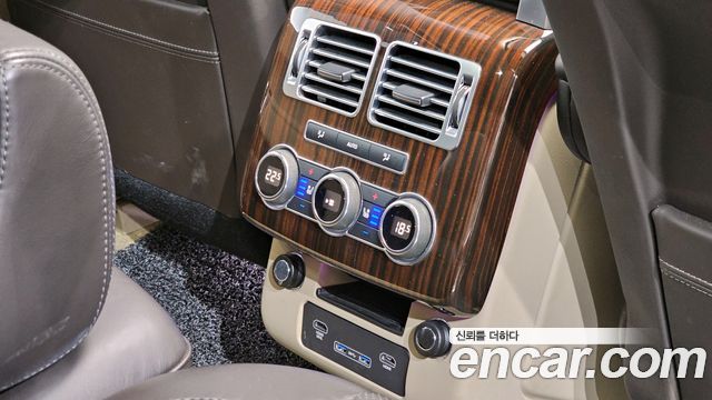 Land Rover Range Rover (IV) 4.4 SDV8 Vogue SE DIESEL 2017 — фото 18