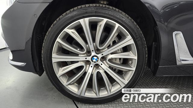 BMW 7 Series (G11) 750Li xDrive 2017 — фото 5