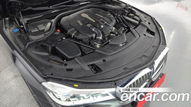 BMW 7 Series (G11) 750Li xDrive 2017 — фото 6
