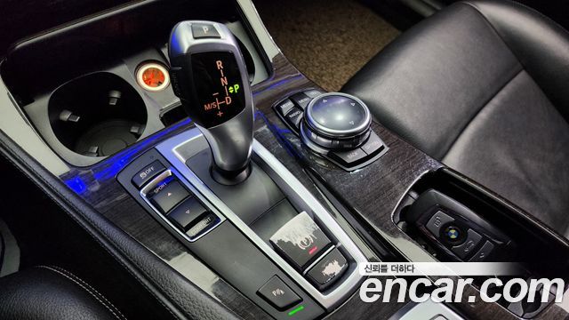 BMW 5 Series (F10) 520d Luxury 2014 — фото 9