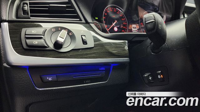 BMW 5 Series (F10) 520d Luxury 2014 — фото 19