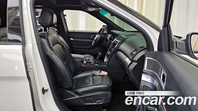 Ford Explorer 2.3 Limited 4WD 5th 2017 — фото 15