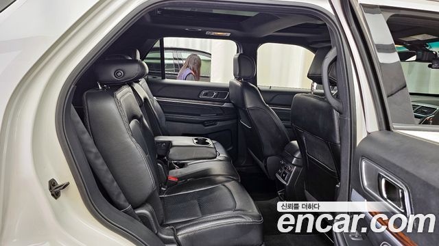 Ford Explorer 2.3 Limited 4WD 5th 2017 — фото 16