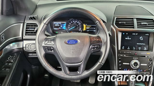 Ford Explorer 2.3 Limited 4WD 5th 2017 — фото 17