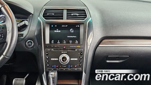 Ford Explorer 2.3 Limited 4WD 5th 2017 — фото 18