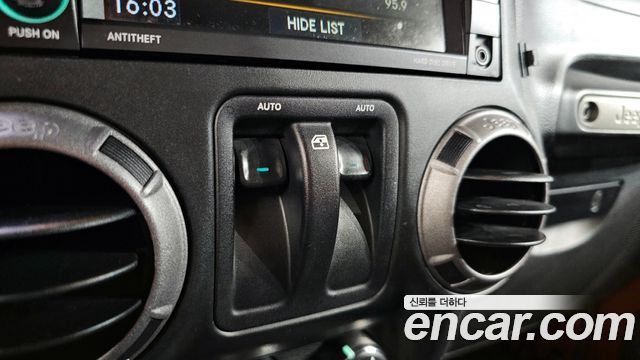 Jeep Wrangler (JK) 3.6 Sport 2Door 2014 — фото 18