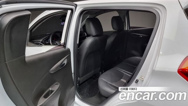 Chevrolet Spark Premier 2020 — фото 18
