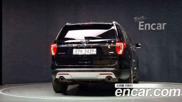 Ford Explorer 2.3 Limited 4WD 5th 2017 — фото 4