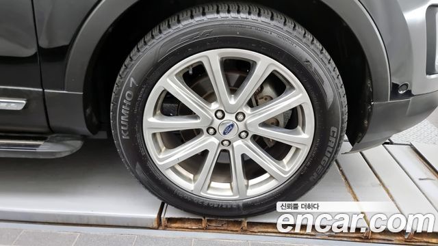 Ford Explorer 2.3 Limited 4WD 5th 2017 — фото 5