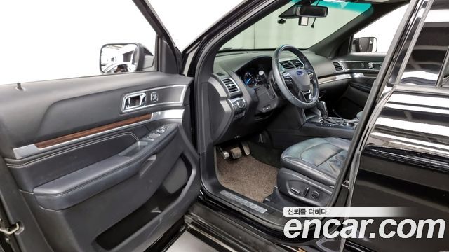 Ford Explorer 2.3 Limited 4WD 5th 2017 — фото 10