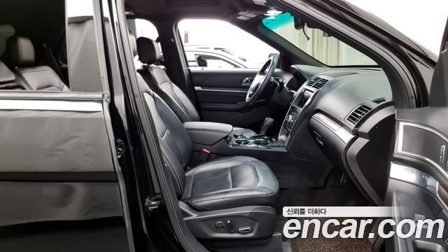 Ford Explorer 2.3 Limited 4WD 5th 2017 — фото 11