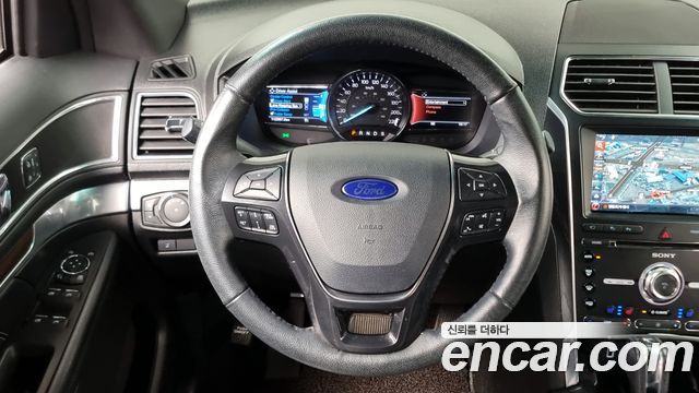 Ford Explorer 2.3 Limited 4WD 5th 2017 — фото 13