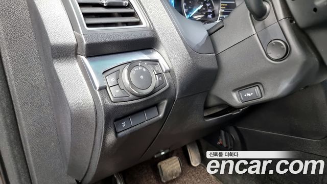 Ford Explorer 2.3 Limited 4WD 5th 2017 — фото 17