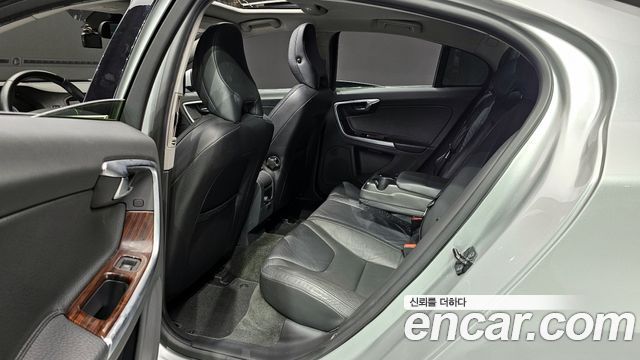 Volvo S60 D5 2nd 2011 — фото 12