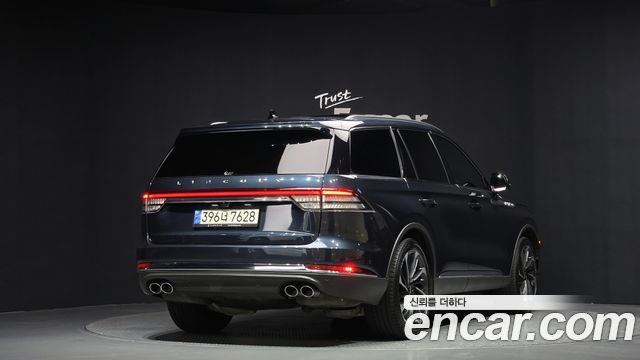 Lincoln Aviator (II) 3.0 Reserve  AWD 2023 — фото 2