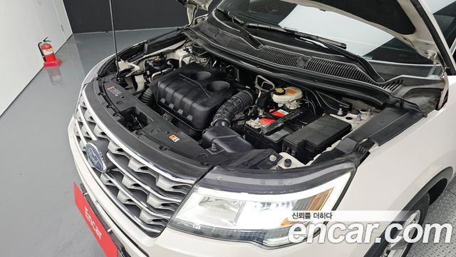 Ford Explorer 2.3 Limited 4WD 5th 2017 — фото 6