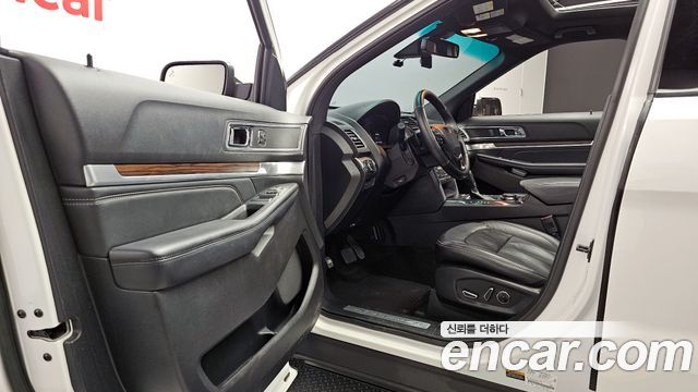 Ford Explorer 2.3 Limited 4WD 5th 2017 — фото 10