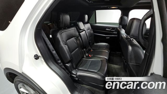 Ford Explorer 2.3 Limited 4WD 5th 2017 — фото 12
