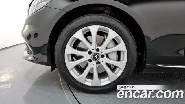 Mercedes-Benz E-Class (W213) E300 4MATIC Exclusive 2019 — фото 5
