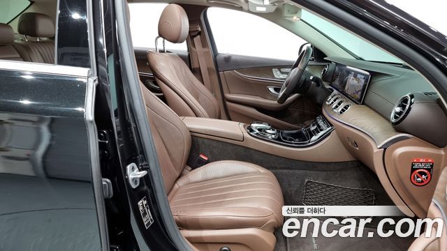 Mercedes-Benz E-Class (W213) E300 4MATIC Exclusive 2019 — фото 15
