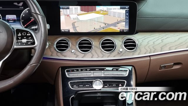 Mercedes-Benz E-Class (W213) E300 4MATIC Exclusive 2019 — фото 18