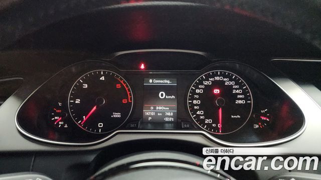 Audi A4 35 TDI Quattro Comfort Edition B8 2015 — фото 8