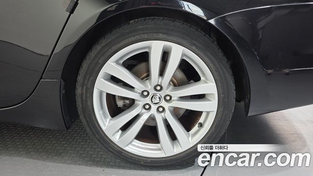 Jaguar XJ 3.0 SC Premium Luxury SWB X351 2013 — фото 5