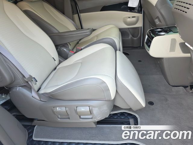 Kia Carnival (IV) Gasoline 7-Seater Hi Limousine Signature 2024 — фото 10