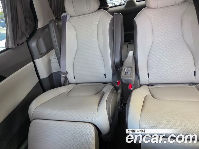 Kia Carnival (IV) Gasoline 7-Seater Hi Limousine Signature 2024 — фото 22