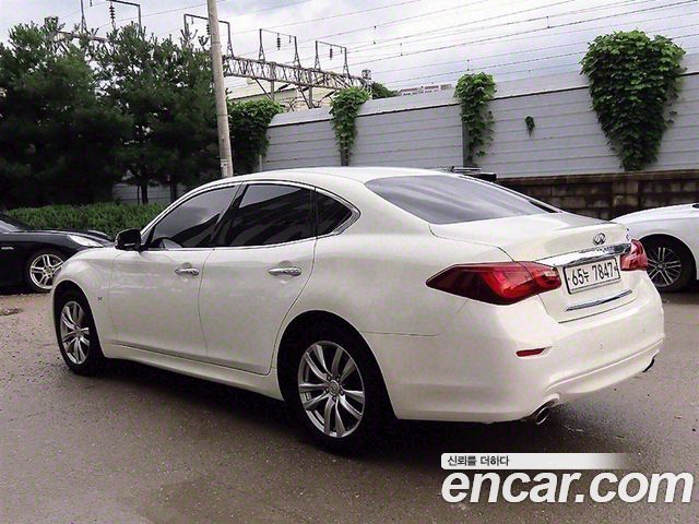 Infiniti Q70 3.7 Style 2015 — фото 3