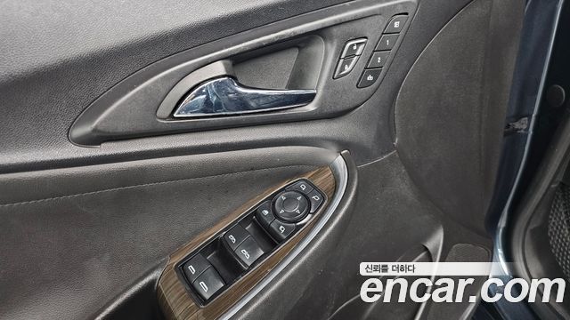 Chevrolet Malibu 2.0 Turbo Premier Special 2019 — фото 17