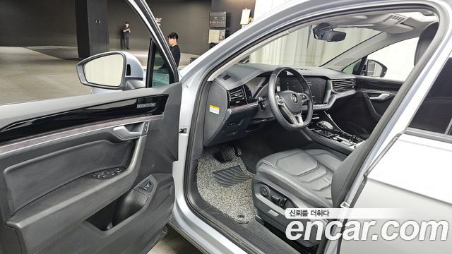 Volkswagen Touareg (III) 3.0 TDI Premium 2020 — фото 10