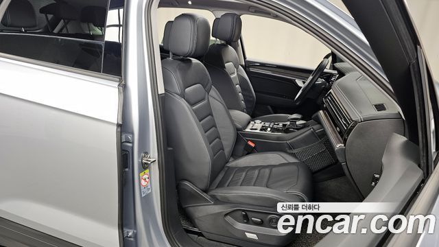 Volkswagen Touareg (III) 3.0 TDI Premium 2020 — фото 12