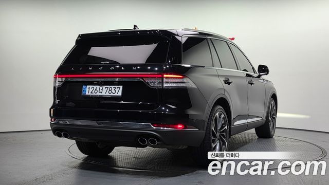Lincoln Aviator (II) 3.0 Reserve  AWD 2020 — фото 2