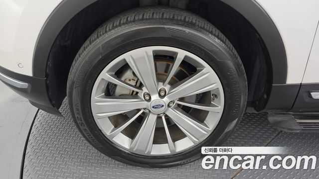 Ford Explorer 2.3 Limited 4WD 5th 2018 — фото 5