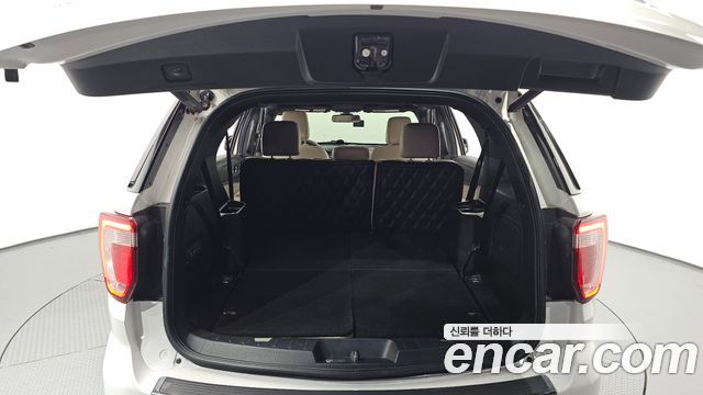 Ford Explorer 2.3 Limited 4WD 5th 2018 — фото 15